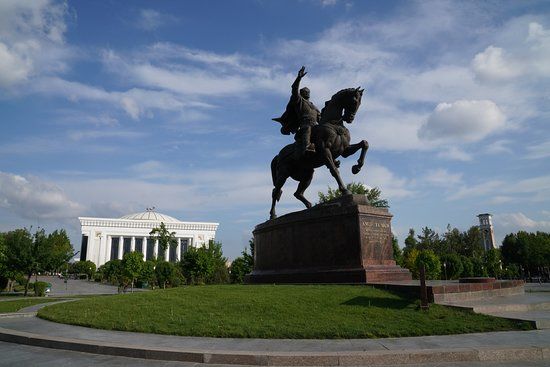 Amir Temur Square